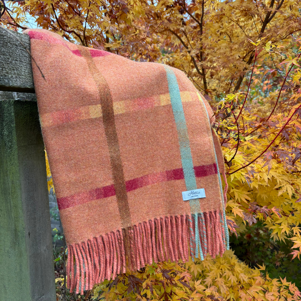 Autumn leaves throw